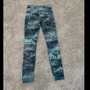 Lululemon legging, size 6, full length